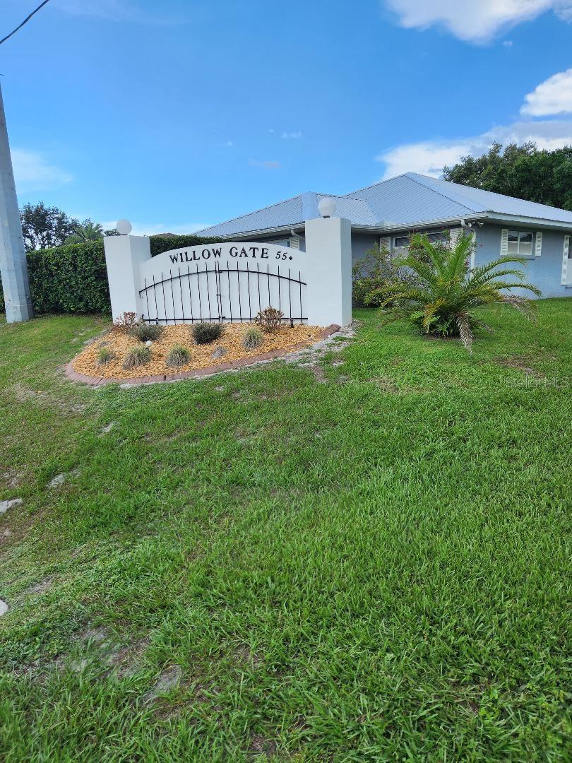 Property Photo: 1626 Willow Run FL 33872