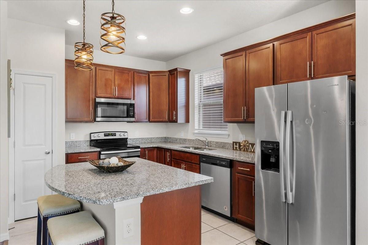 Property Photo:  8720 Micmac Court  FL 33868 