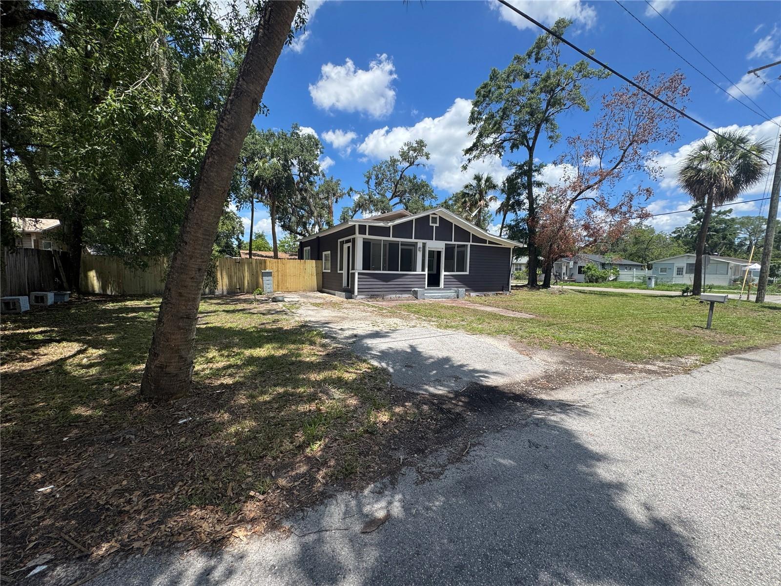 Property Photo:  8018 Mulberry Street  FL 33604 