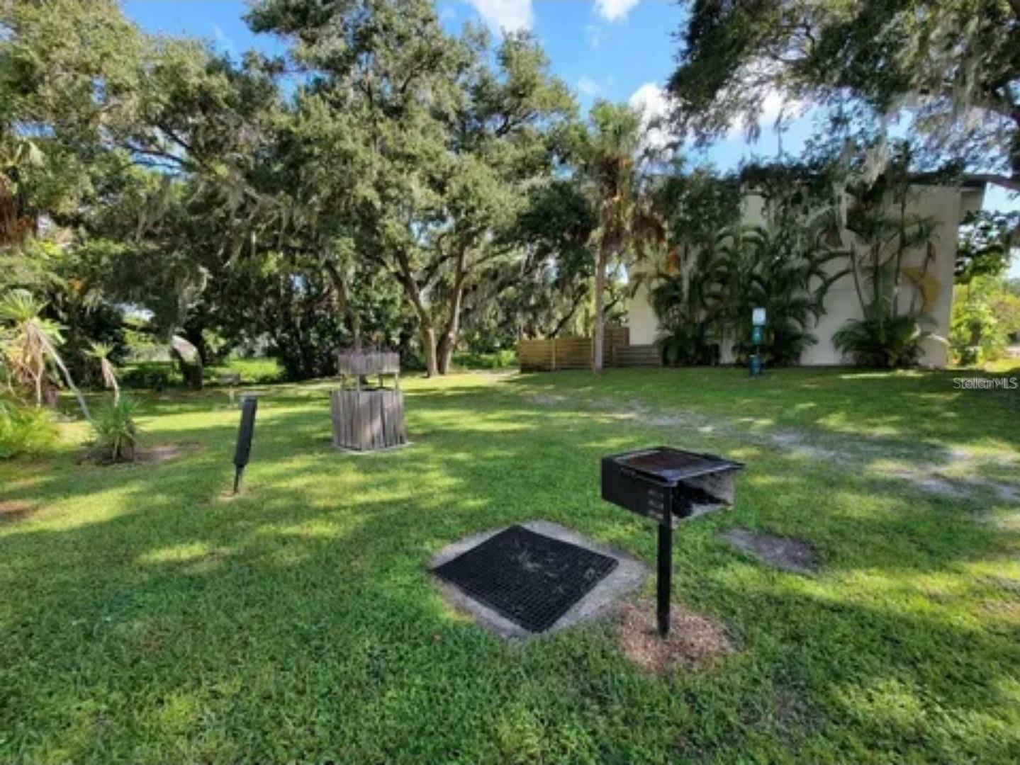 Property Photo: 1115 Longfellow Road 1115 FL 34243