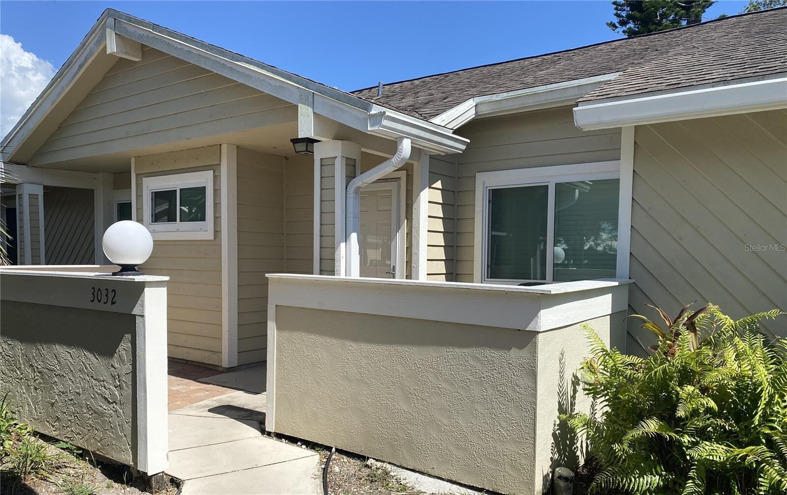 Property Photo: 3032 Heron Lake Court 7B FL 34293