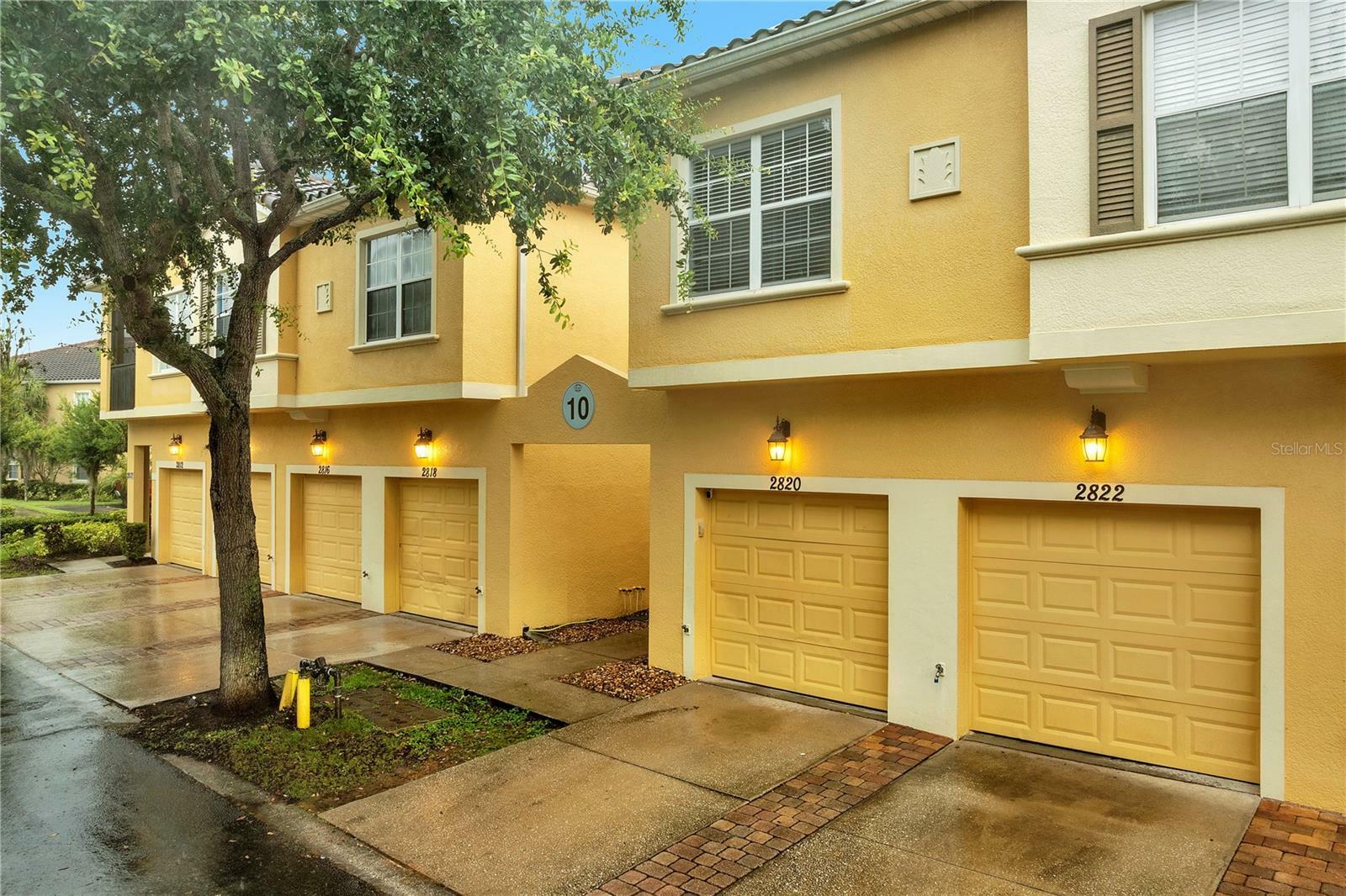 Property Photo: 2820 Oakwater Drive 2820 FL 34747