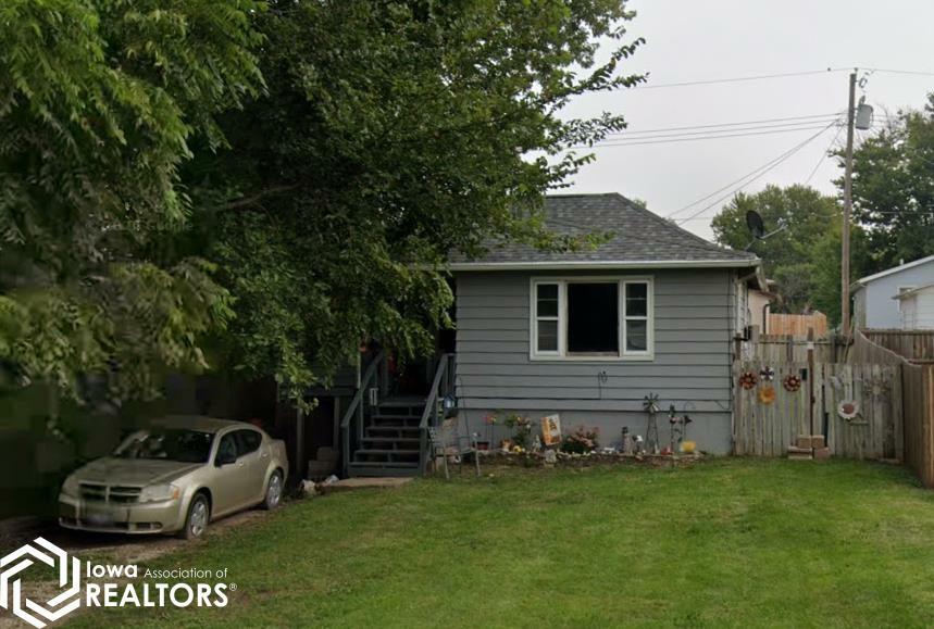 Property Photo: 2208 Racine Avenue IA 52601