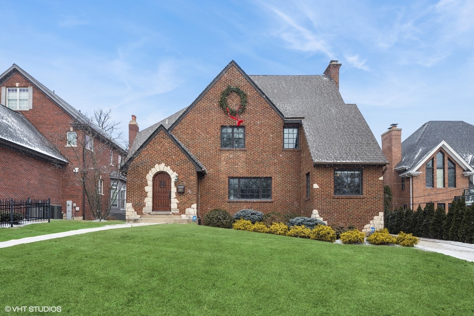 Property Photo: 207 The Lane IL 60521