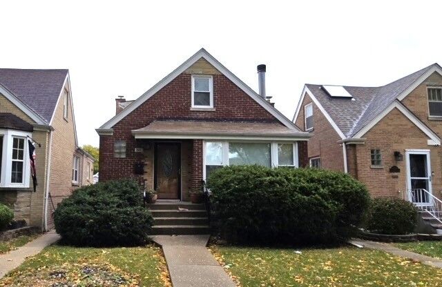 Property Photo: 1937 N Normandy Avenue IL 60707