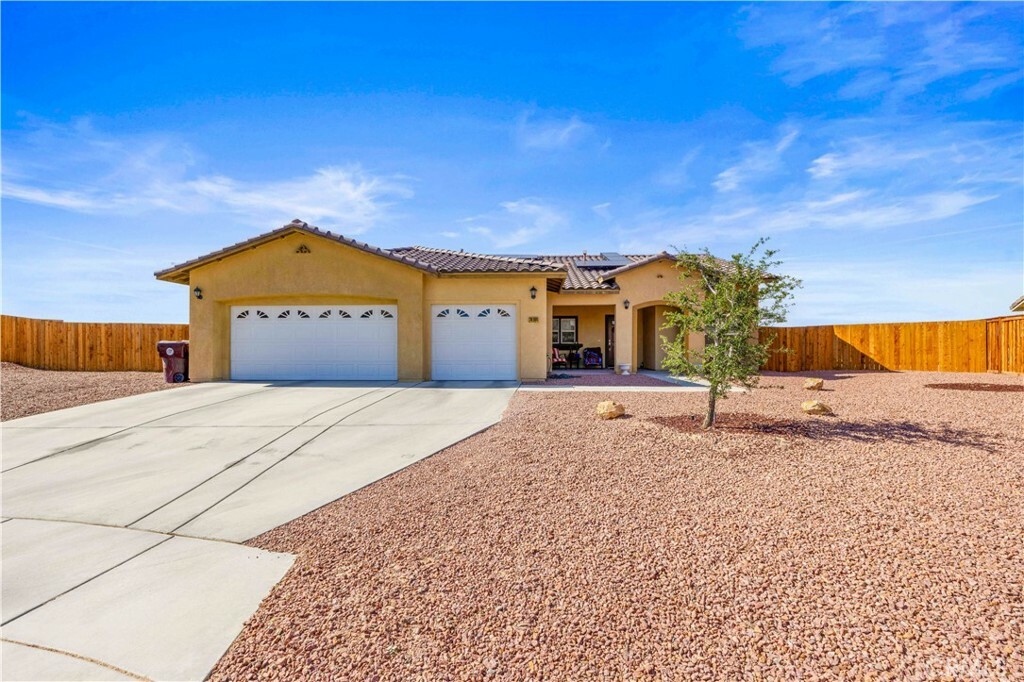 Property Photo: 74104 Cactus Wren Court CA 92277