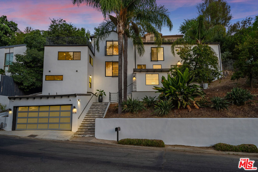 Property Photo:  3236 Primera Avenue  CA 90068 