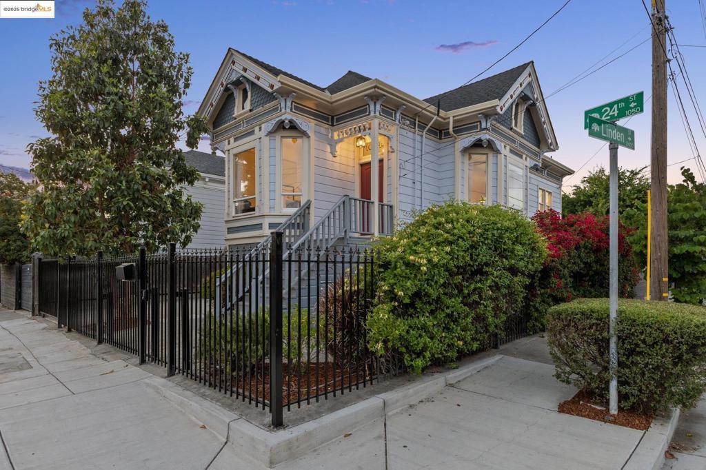 Property Photo:  1054 24th St  CA 94607 