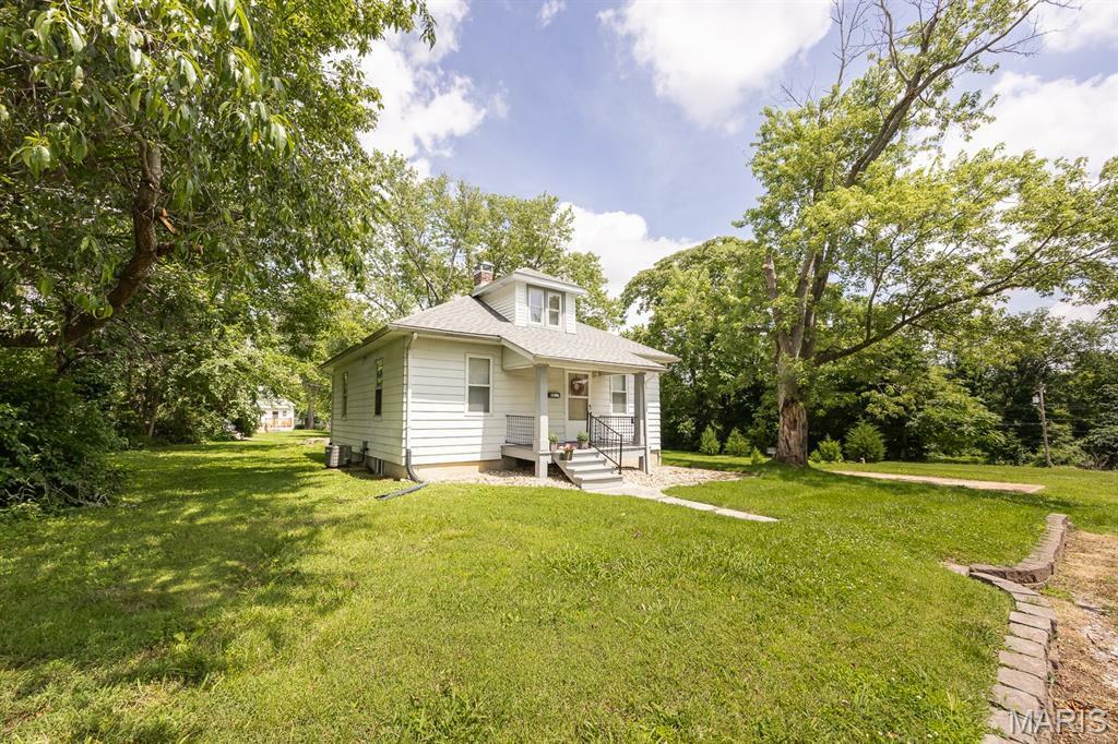 Property Photo: 2015 Lake Avenue IL 62226