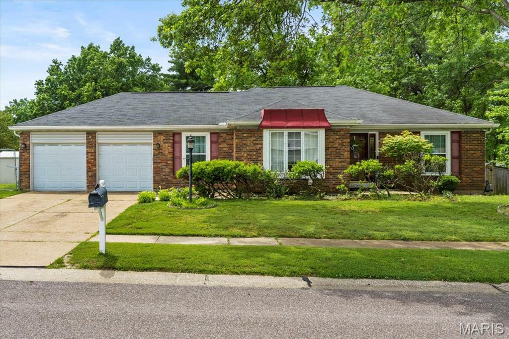 Property Photo: 12155 Kingshead Drive MO 63033