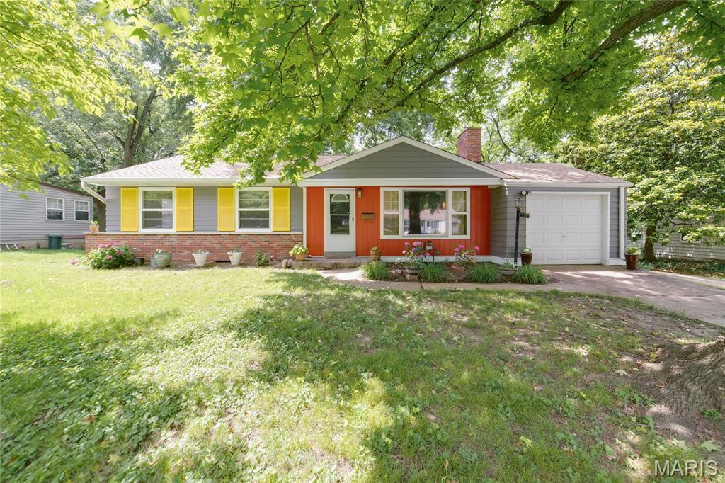 Property Photo: 110 Frost Avenue MO 63135