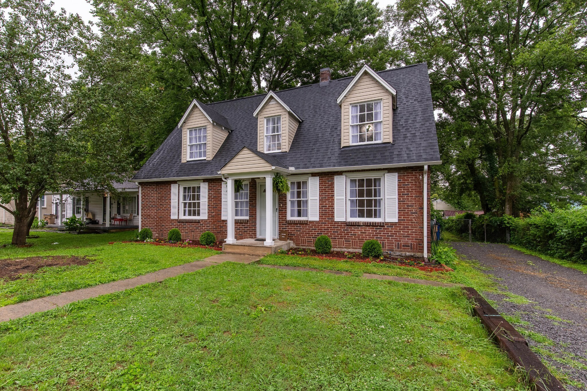 Property Photo: 845 Walnut St TN 37115