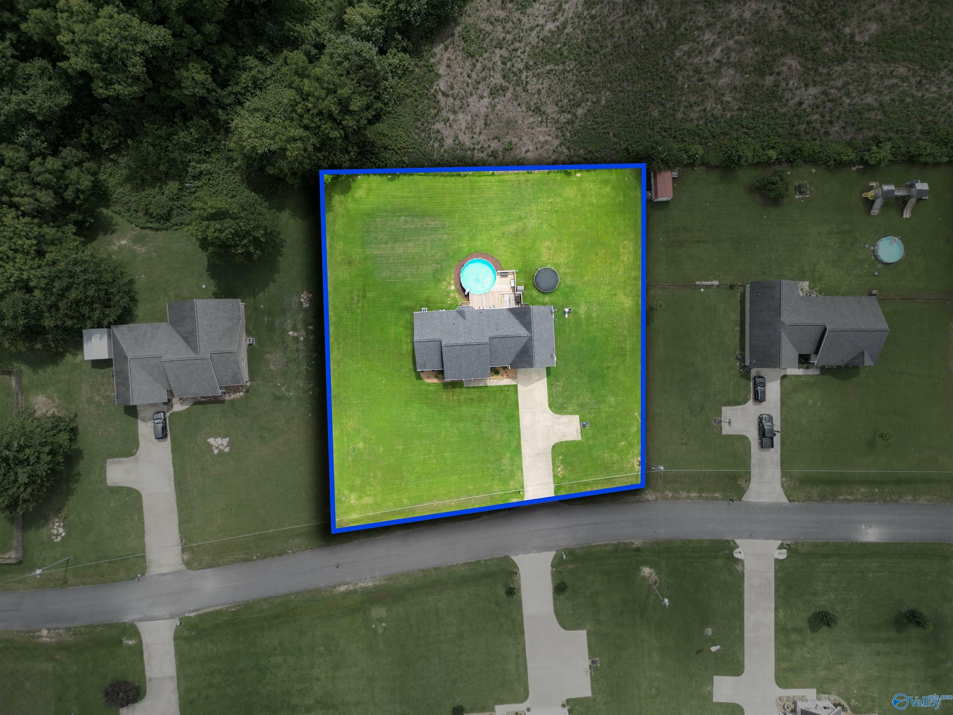 Property Photo: 99 Craten Drive AL 35968