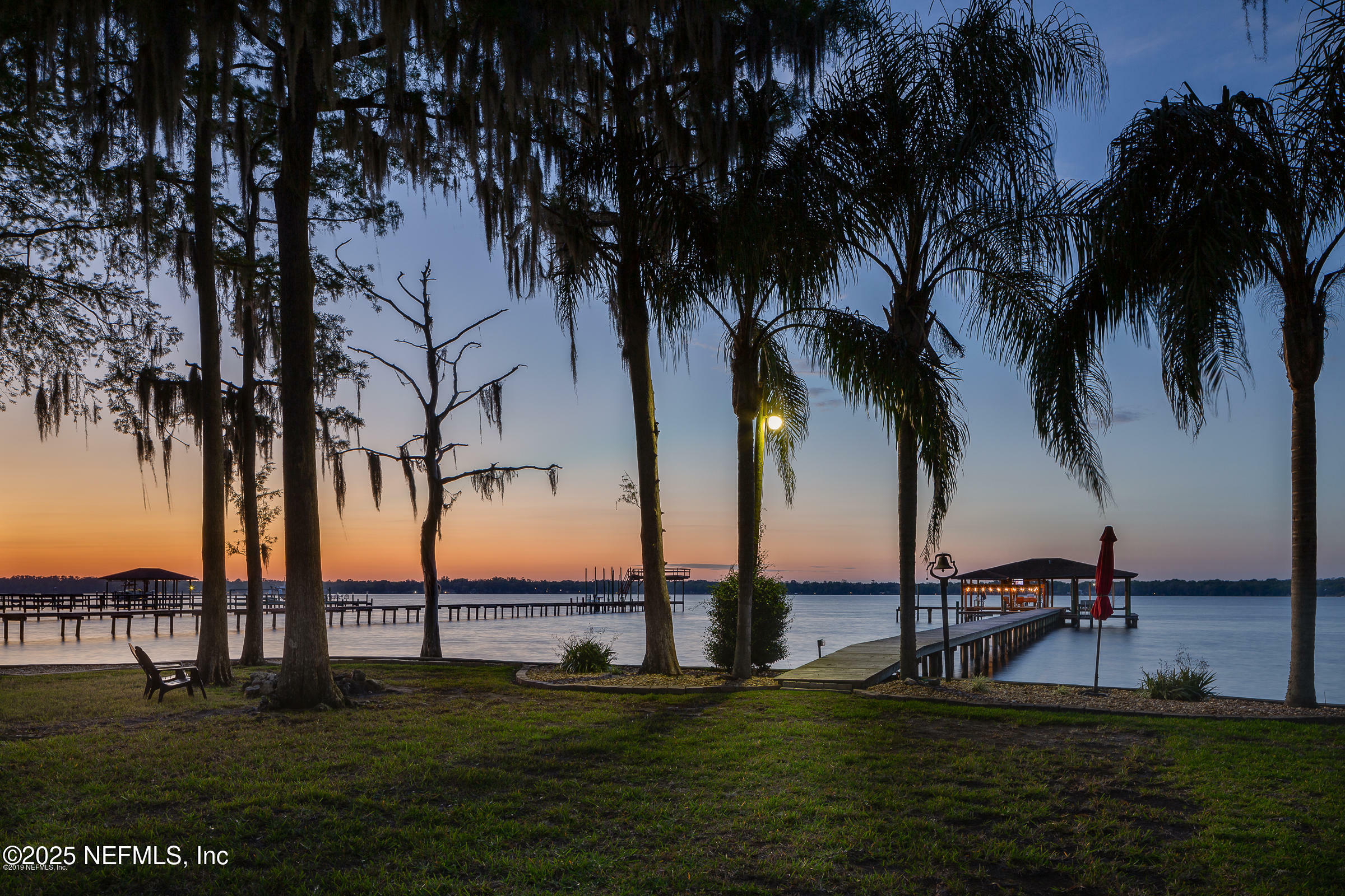 Property Photo: 1823 N Lakeshore Drive FL 32003
