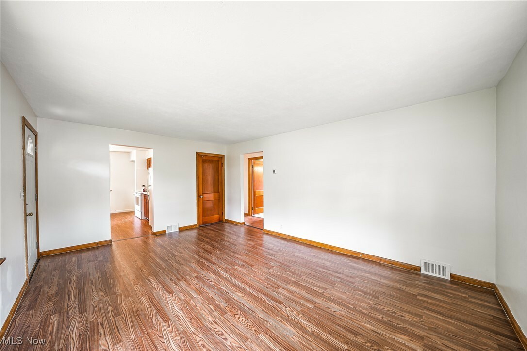 Property Photo: 423 Lincoln Street OH 44266