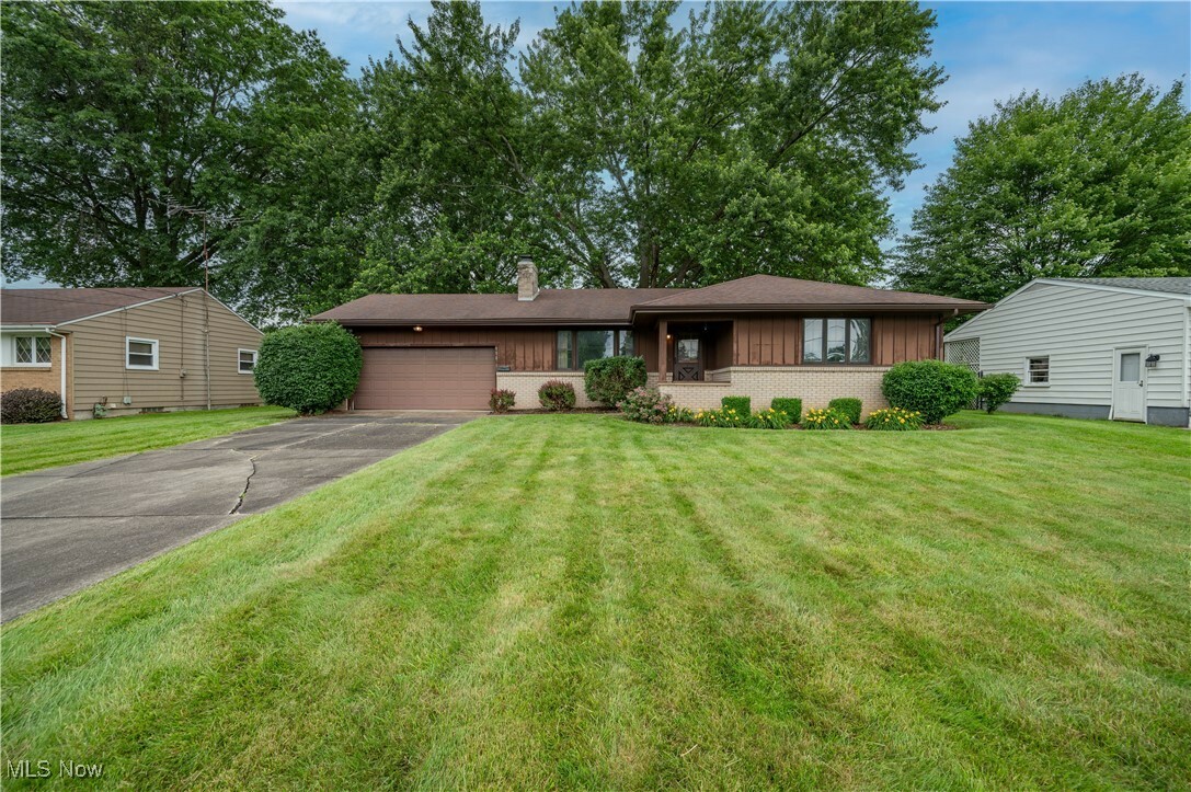 Property Photo: 950 Kirwan Drive OH 44515