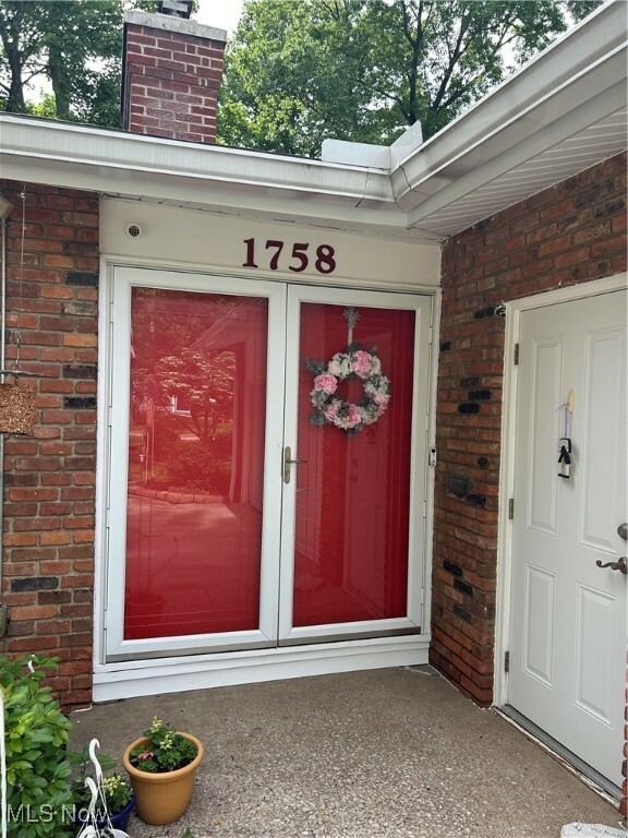 Property Photo: 1758 Kenton Circle OH 44124