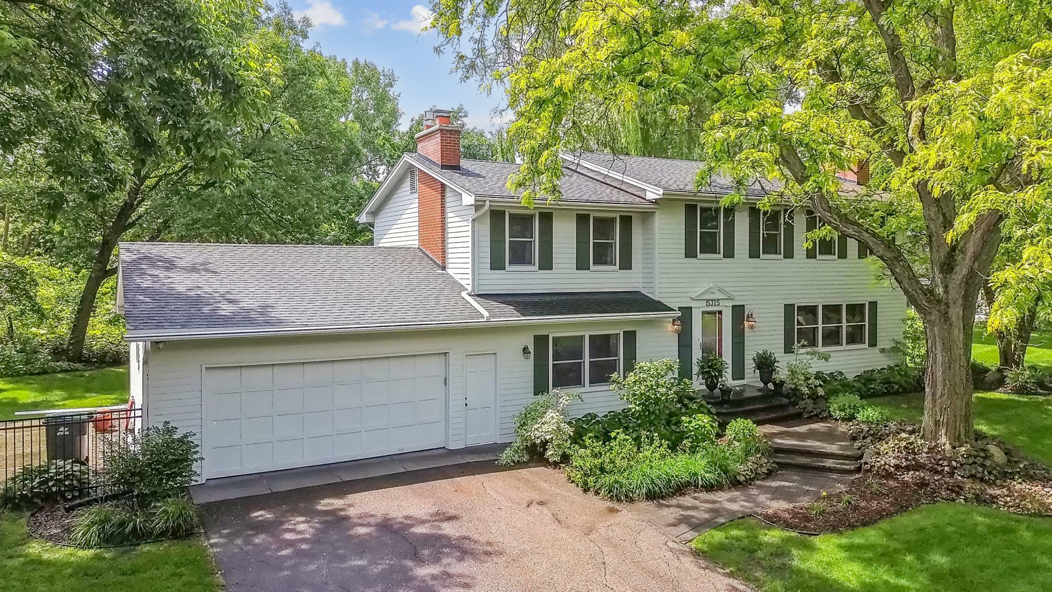 15325 Holdridge Drive E  Minnetonka MN 55391 photo