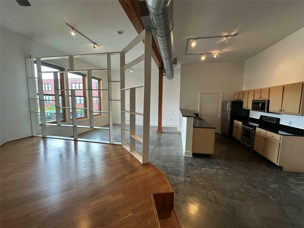 Property Photo: 2502 Live Oak Street 237 TX 75204