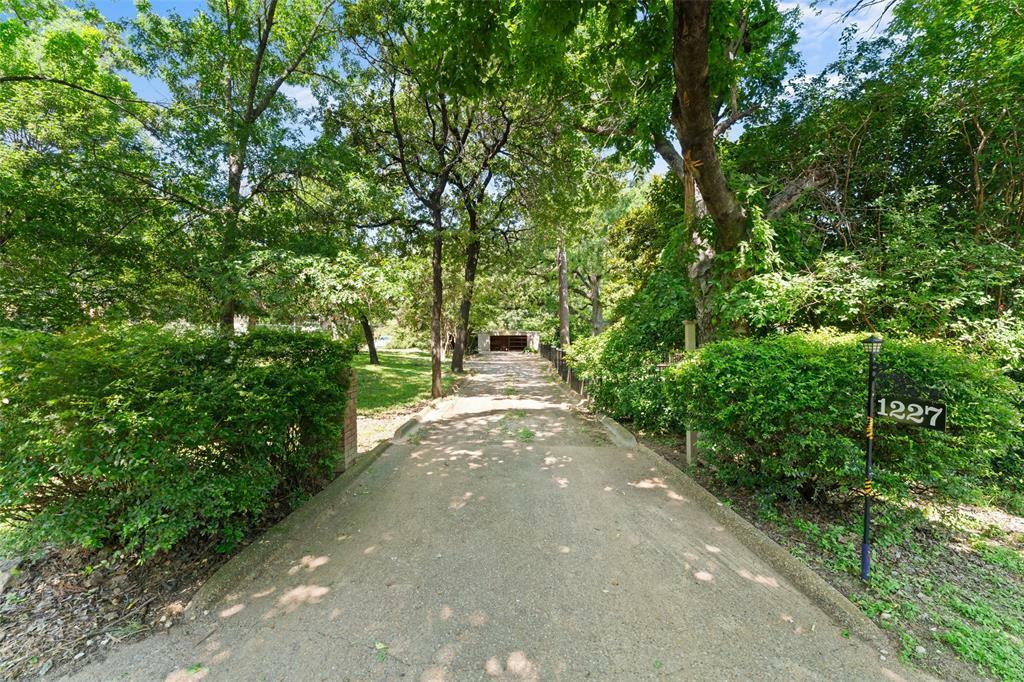 Property Photo: 1227 N Irving Heights Drive TX 75061