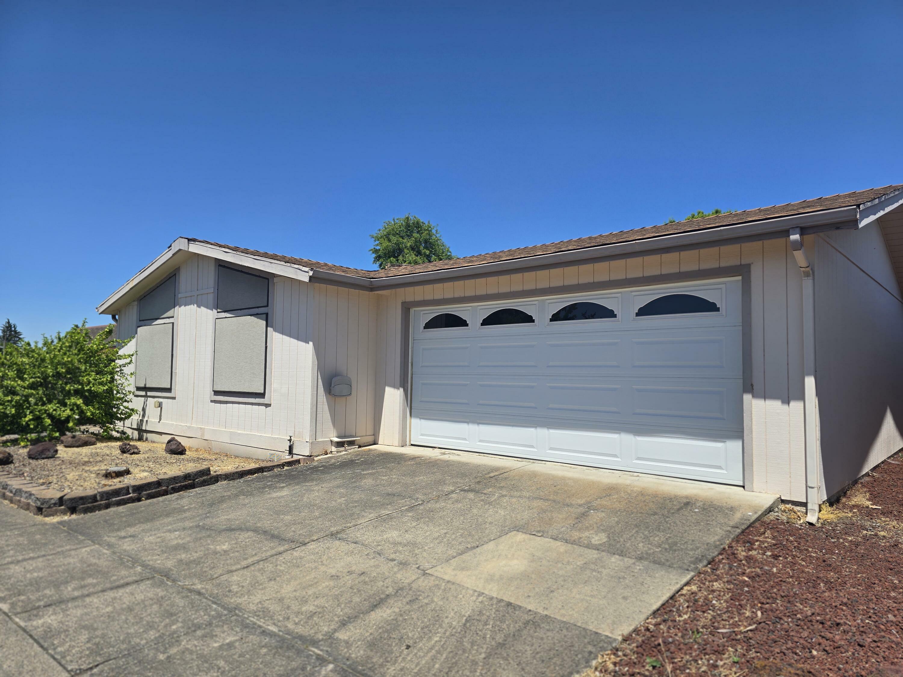 Property Photo: 555 Freeman Road Unit 188 OR 97502