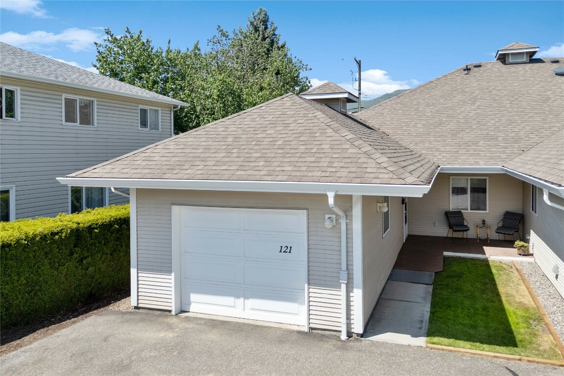 Photo de la propriété: 900 5 Avenue SW 121 BC V1E 1L2