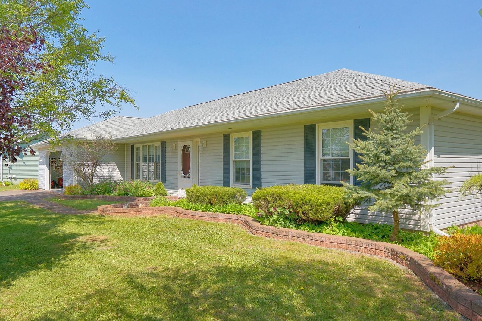 Property Photo: 36 Clermont Road PE C0B 1M0