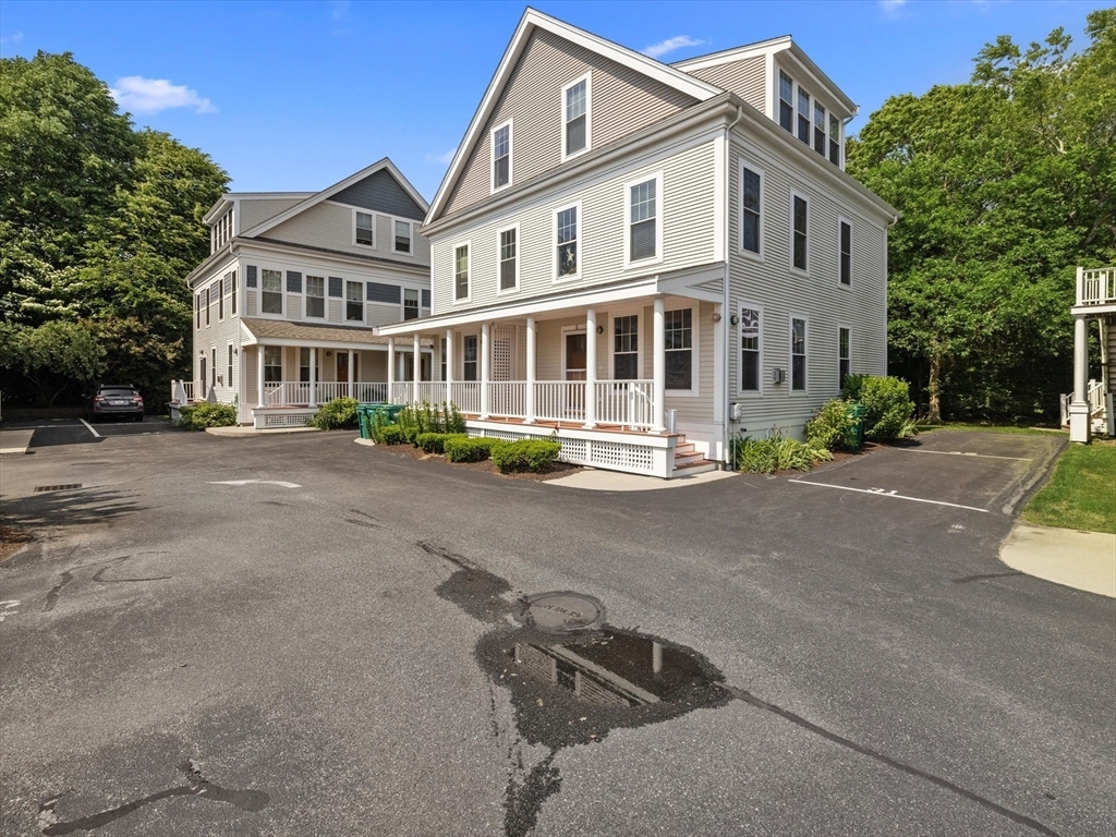 Property Photo:  5 Honora Ln 5  MA 02532 