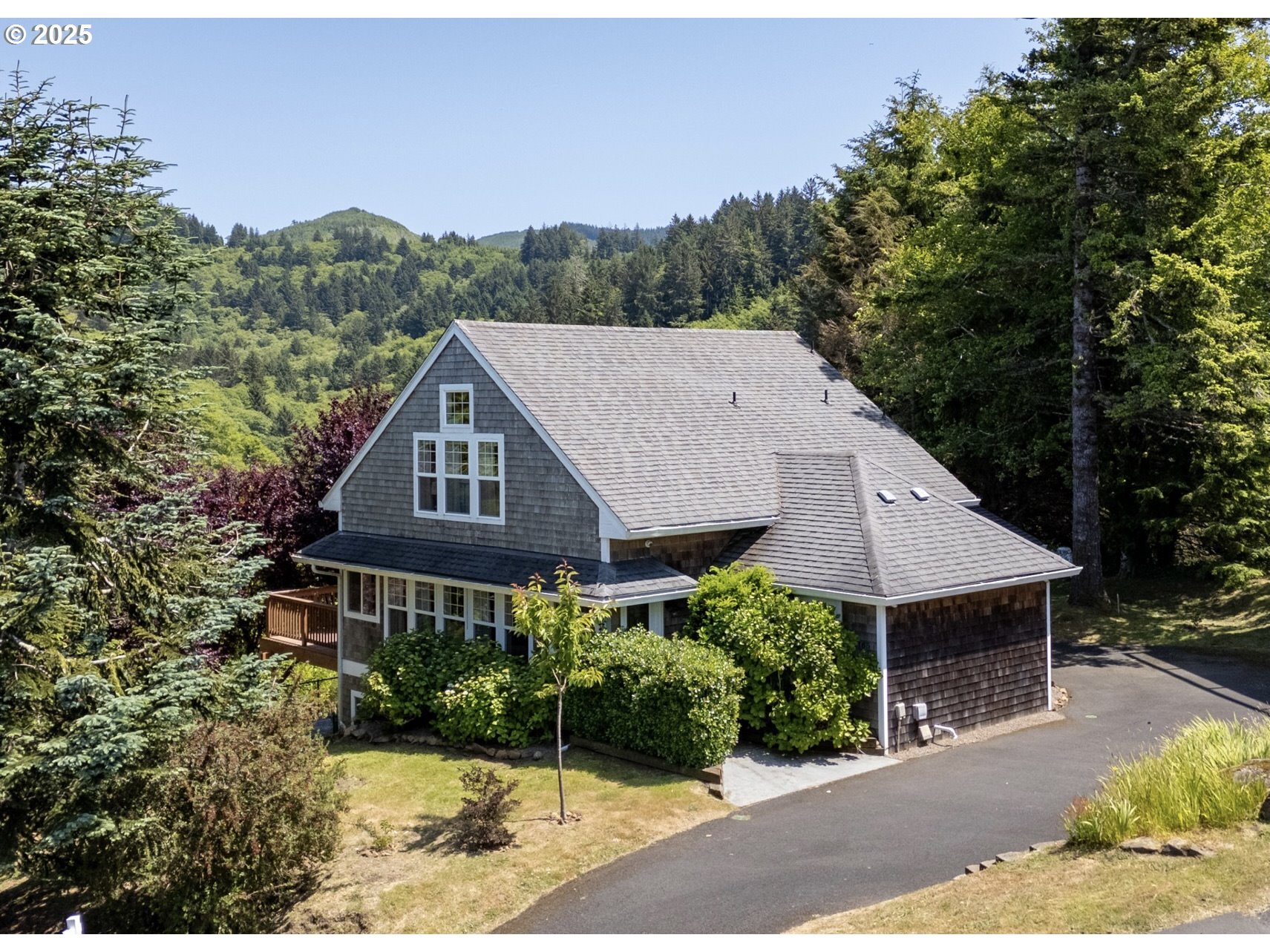 Property Photo: 47165 Hill Crest Dr OR 97149