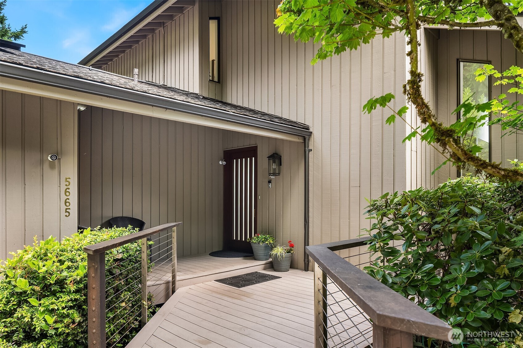 Property Photo: 5665 E Mercer Way WA 98040