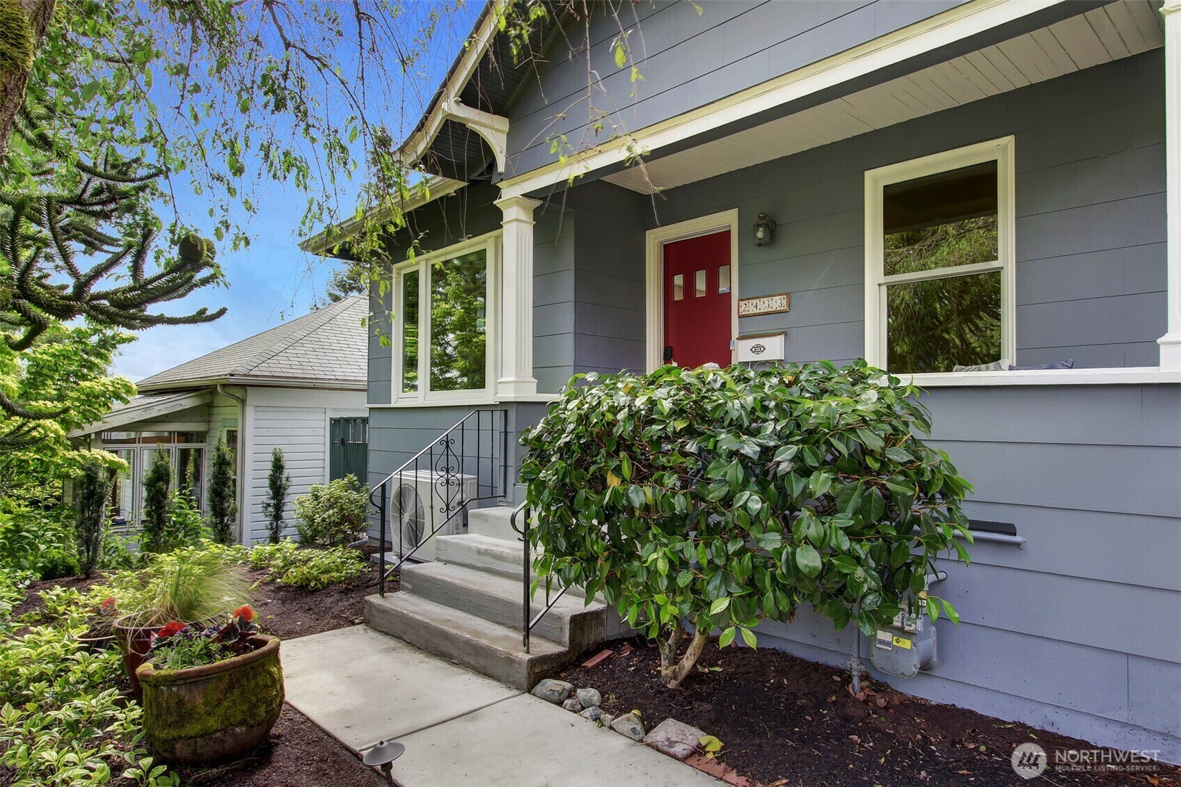 2433 E Valley Street  Seattle WA 98112 photo