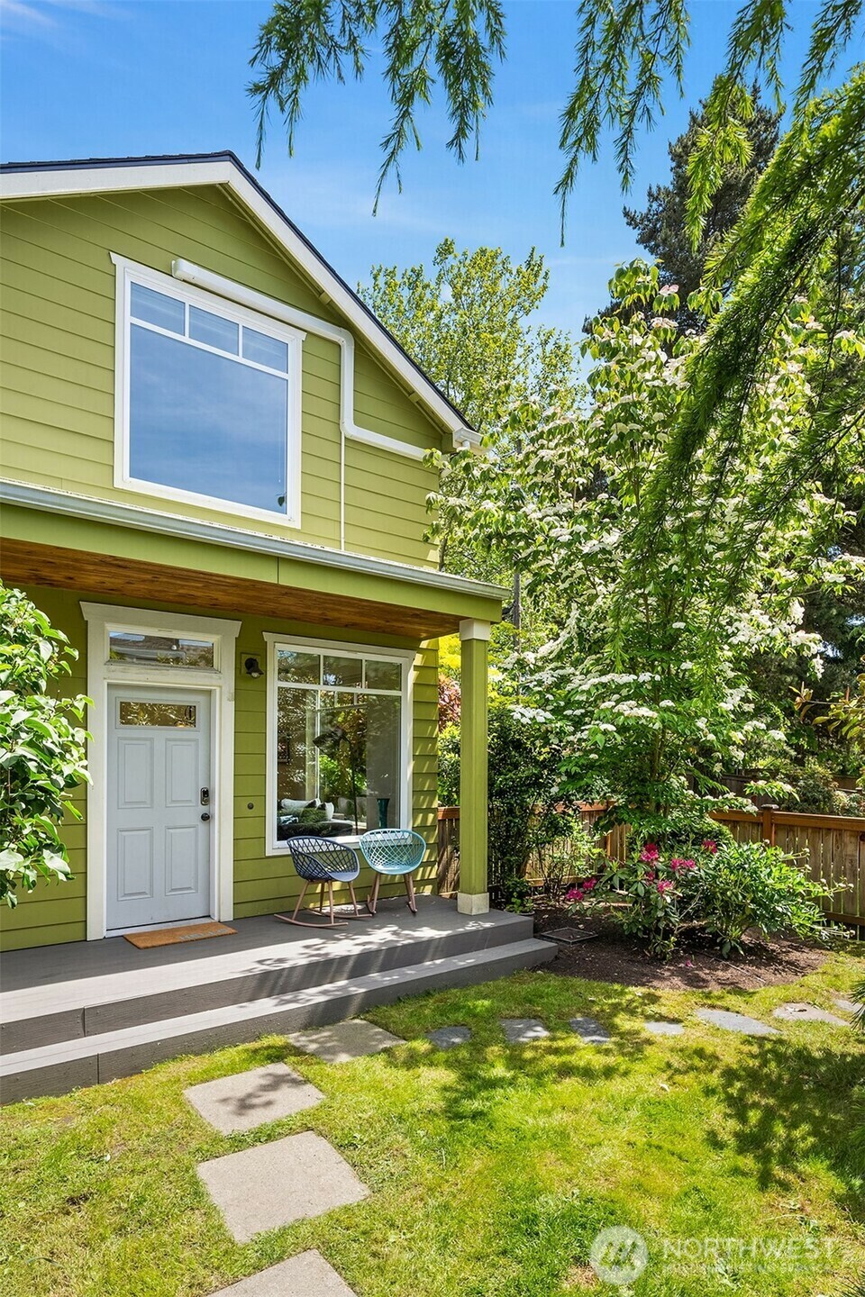 Property Photo: 6032 40th Avenue NE WA 98115