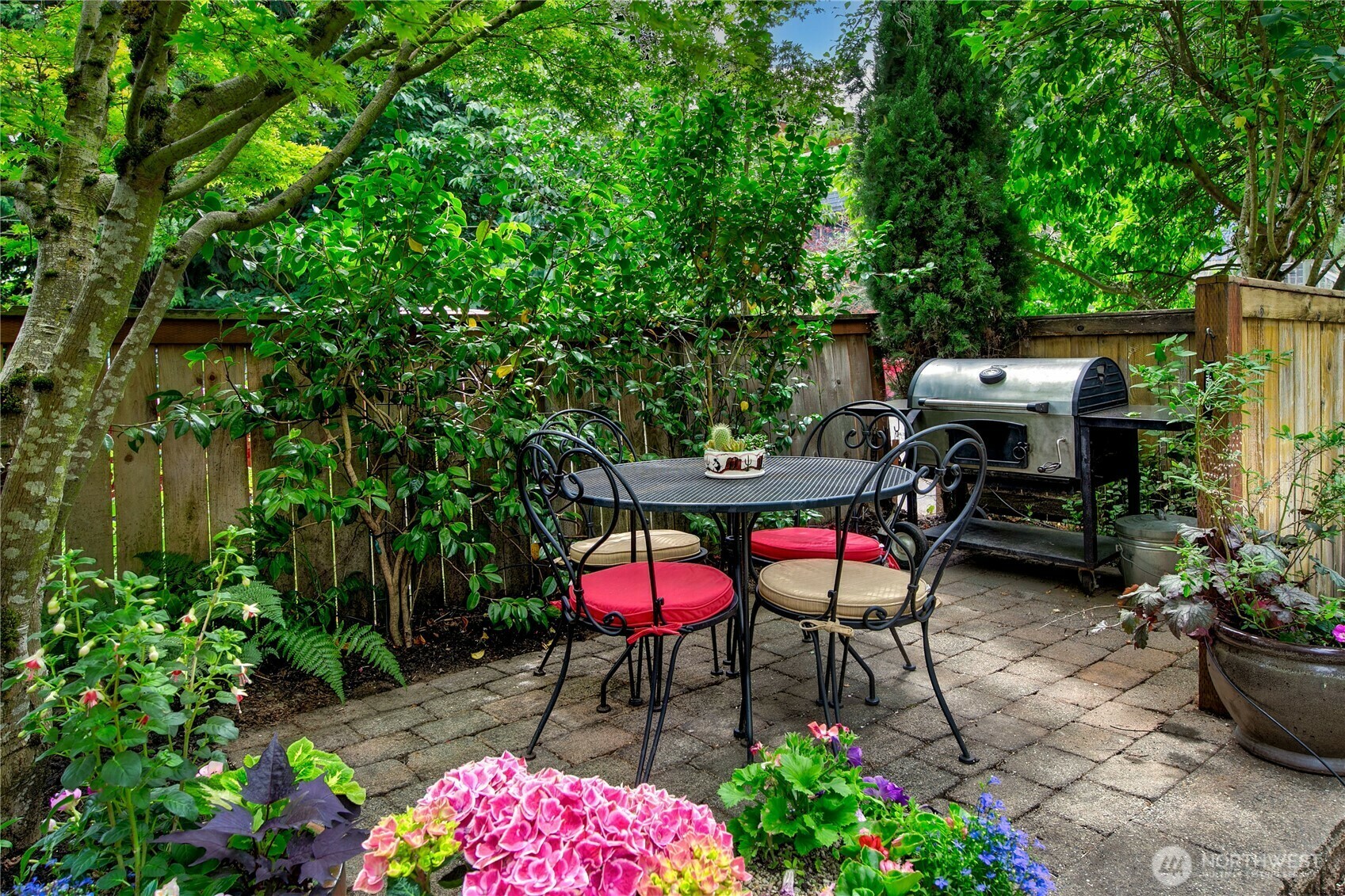 Property Photo: 444 26th Avenue E WA 98112