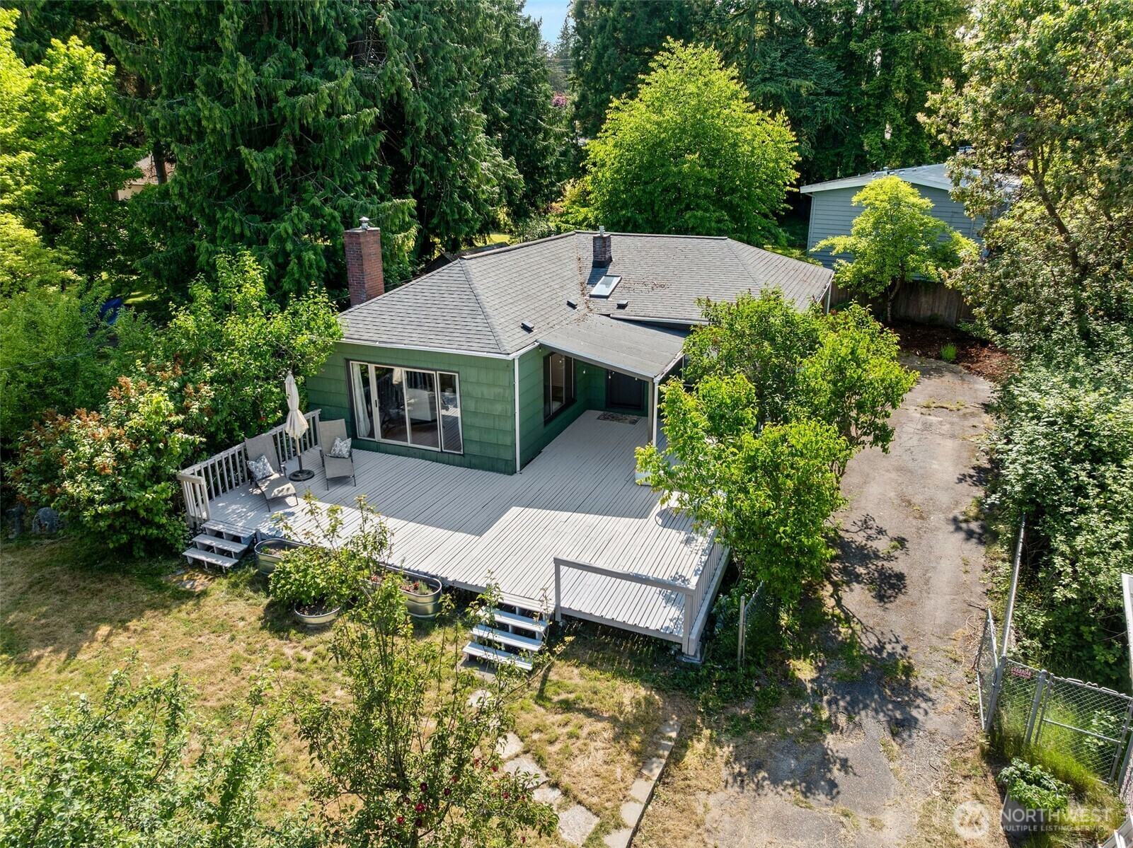 Property Photo: 17633 10th Avenue NE WA 98155