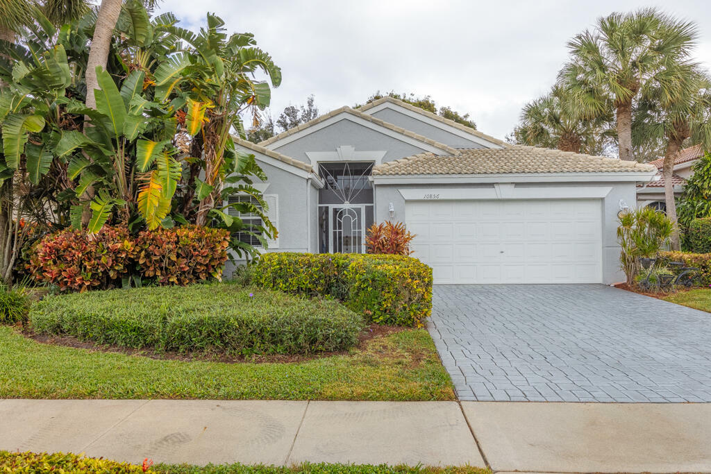 Property Photo: 10856 Royal Caribbean Circle FL 33437