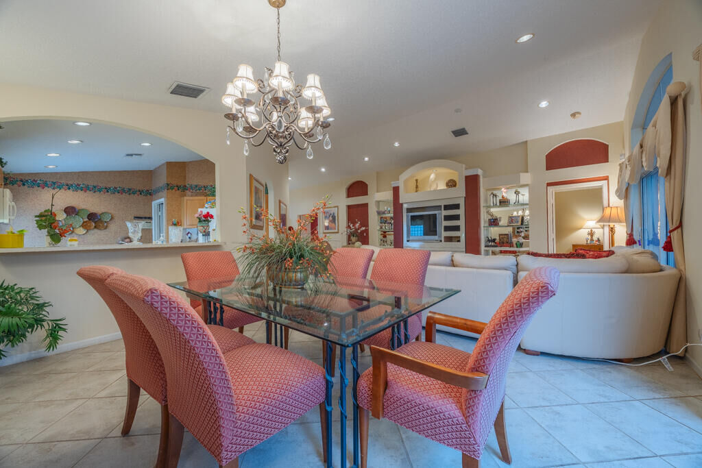 Property Photo:  10856 Royal Caribbean Circle  FL 33437 