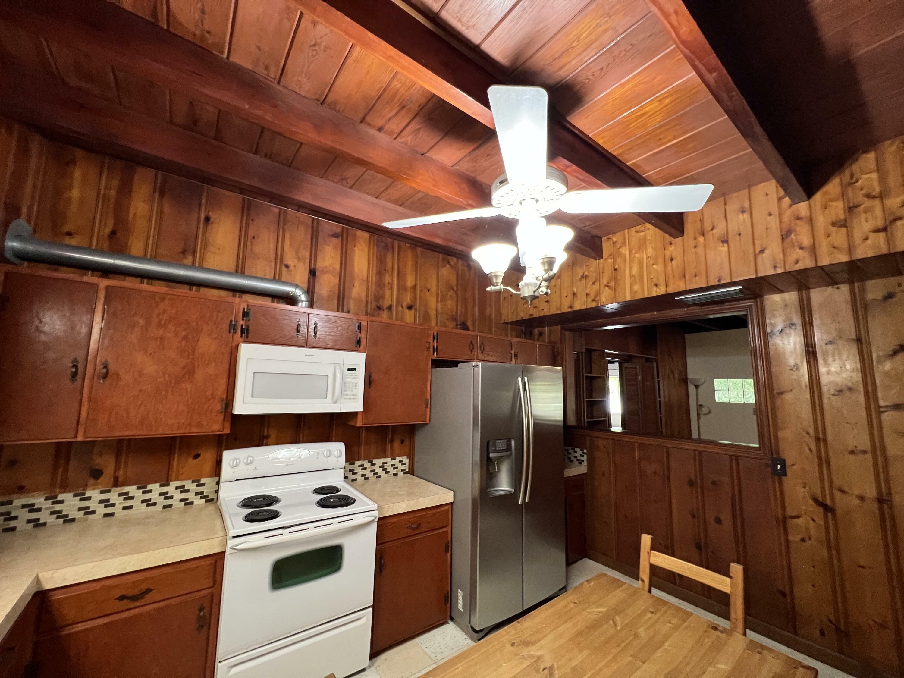Property Photo: 1010 12th Street FL 34950