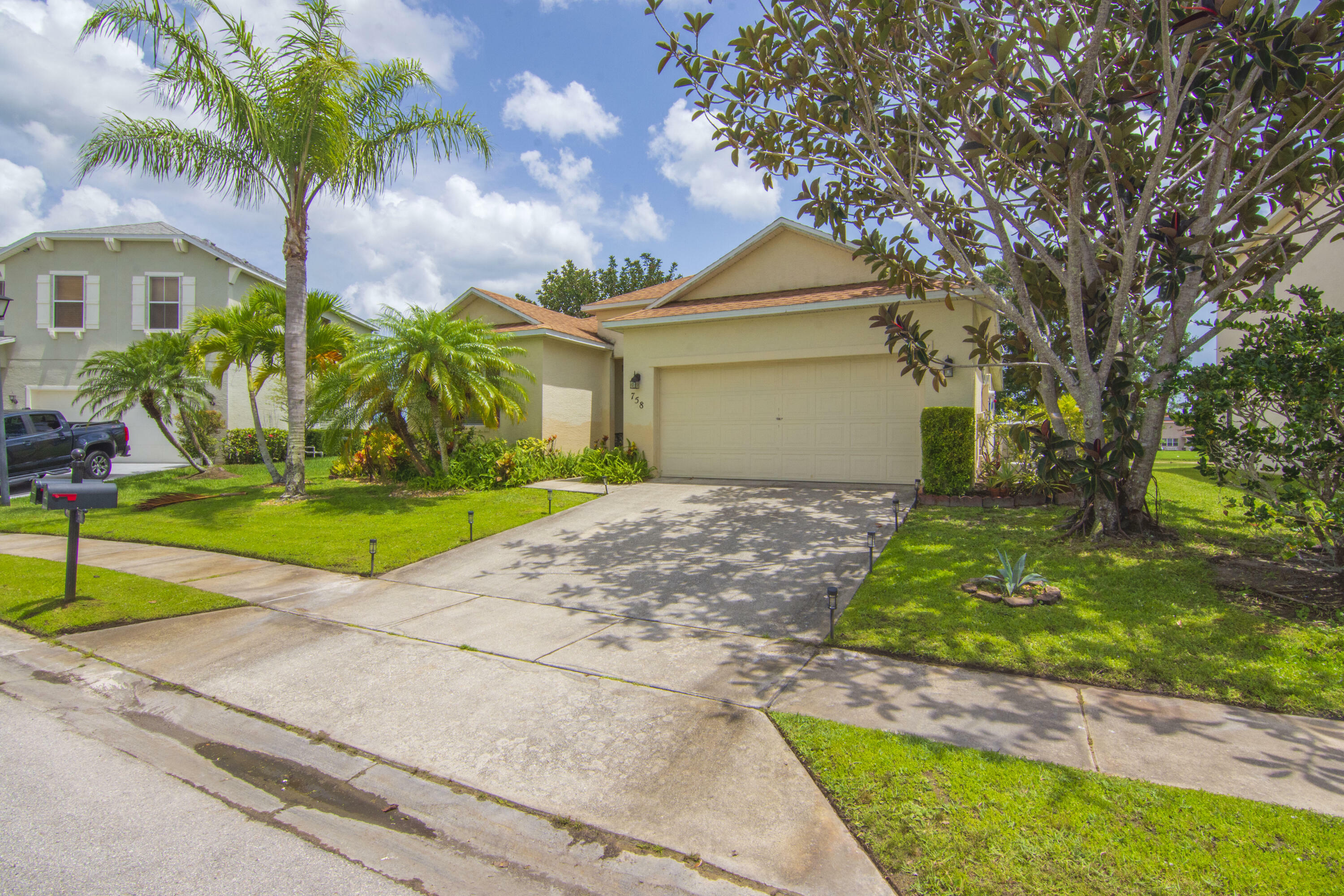 Property Photo: 758 Carriage Lake Way FL 32968