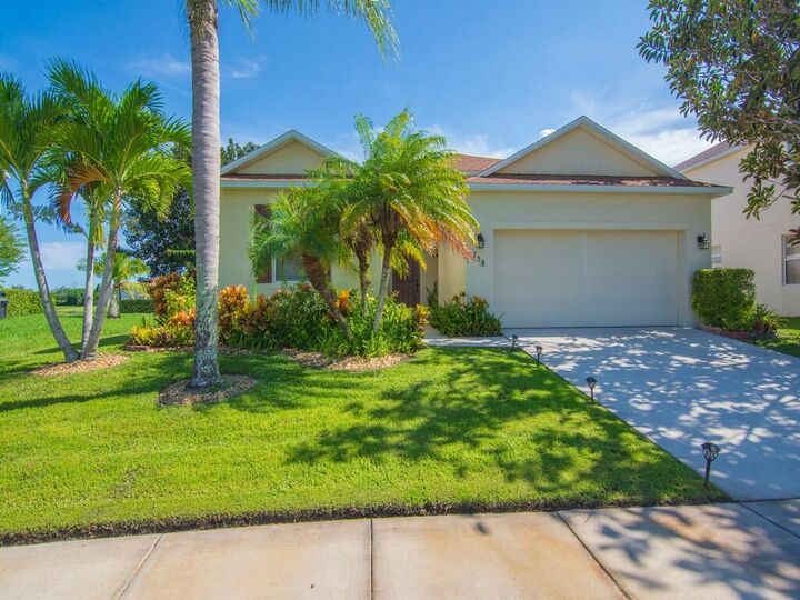 Property Photo:  758 Carriage Lake Way  FL 32968 