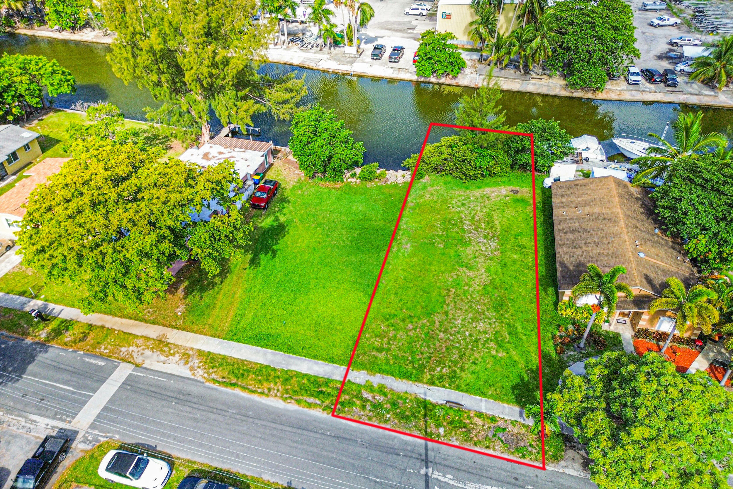 Property Photo: 193 NW 14th Way FL 33004