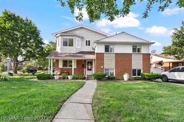 23340 Carlysle Street  Dearborn MI 48124 photo
