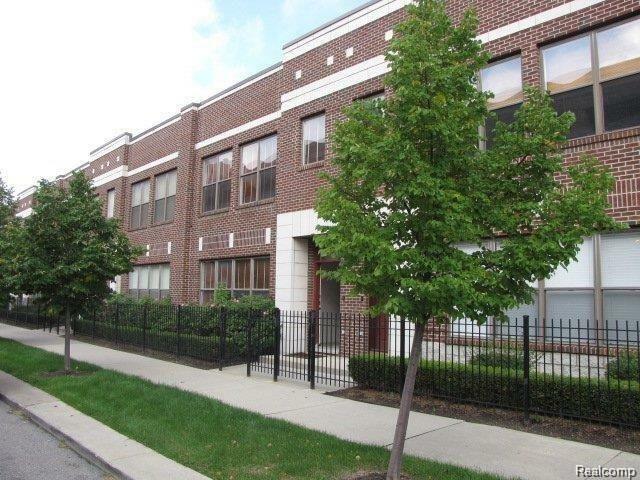 Property Photo: 64 W Bethune St # 28 W MI 48202