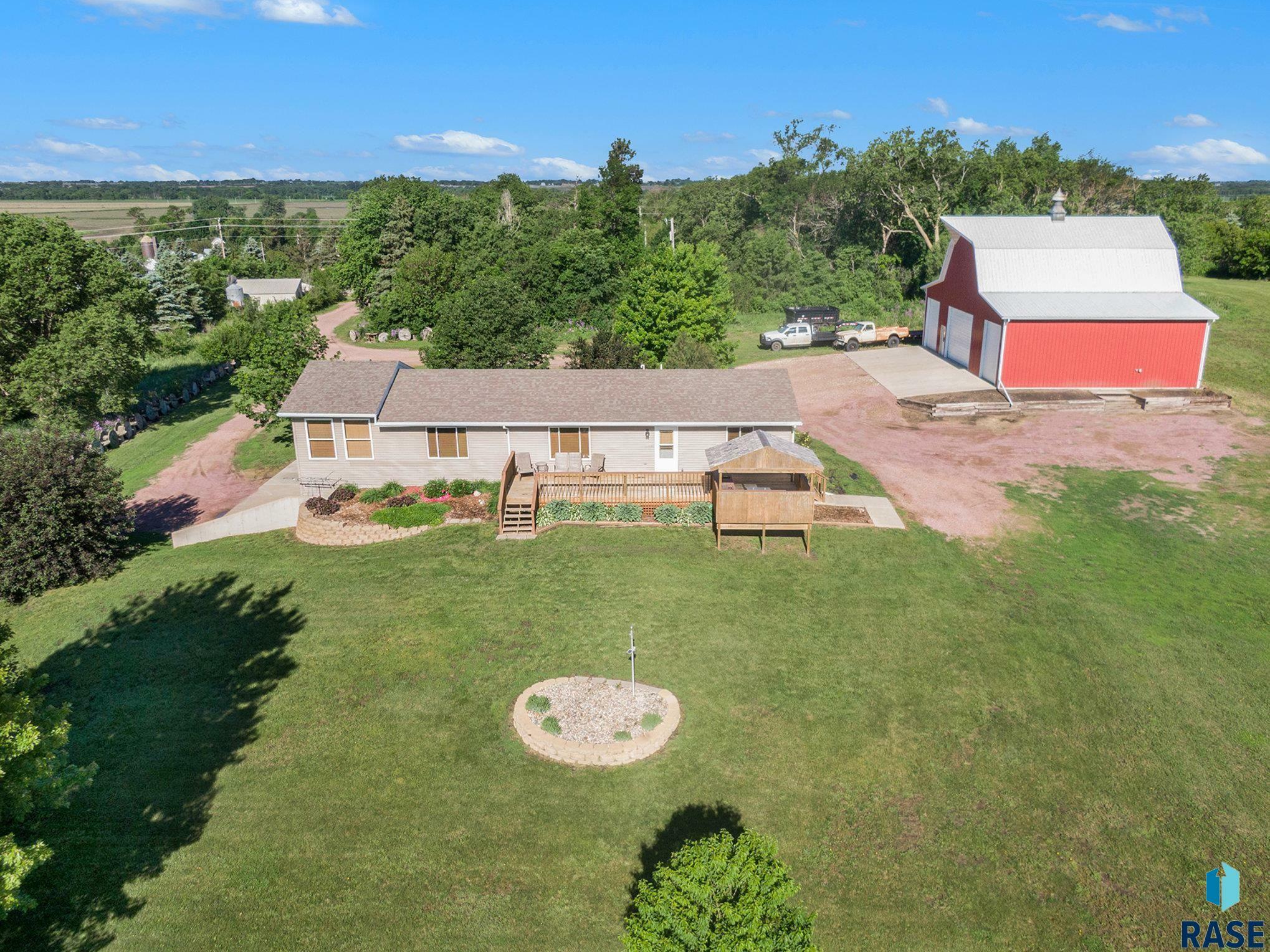 Property Photo: 25466 475th Ave SD 57003
