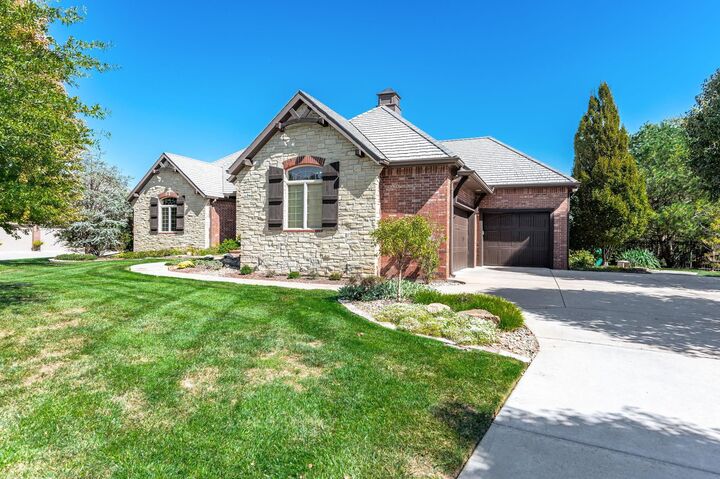 Property Photo:  2306 N Lindsay Cir  KS 67228 