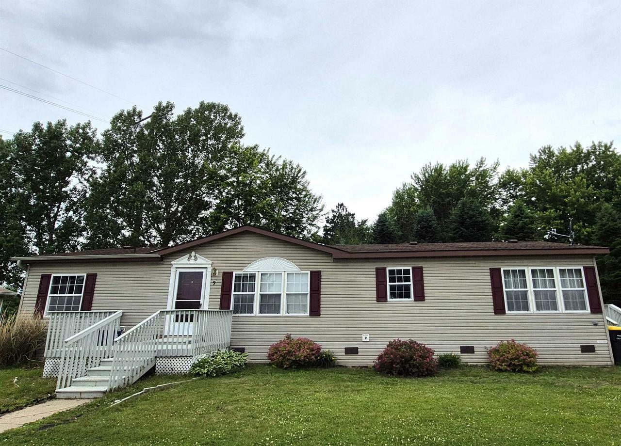 Property Photo: 125 East Andres Street 9 WI 54660