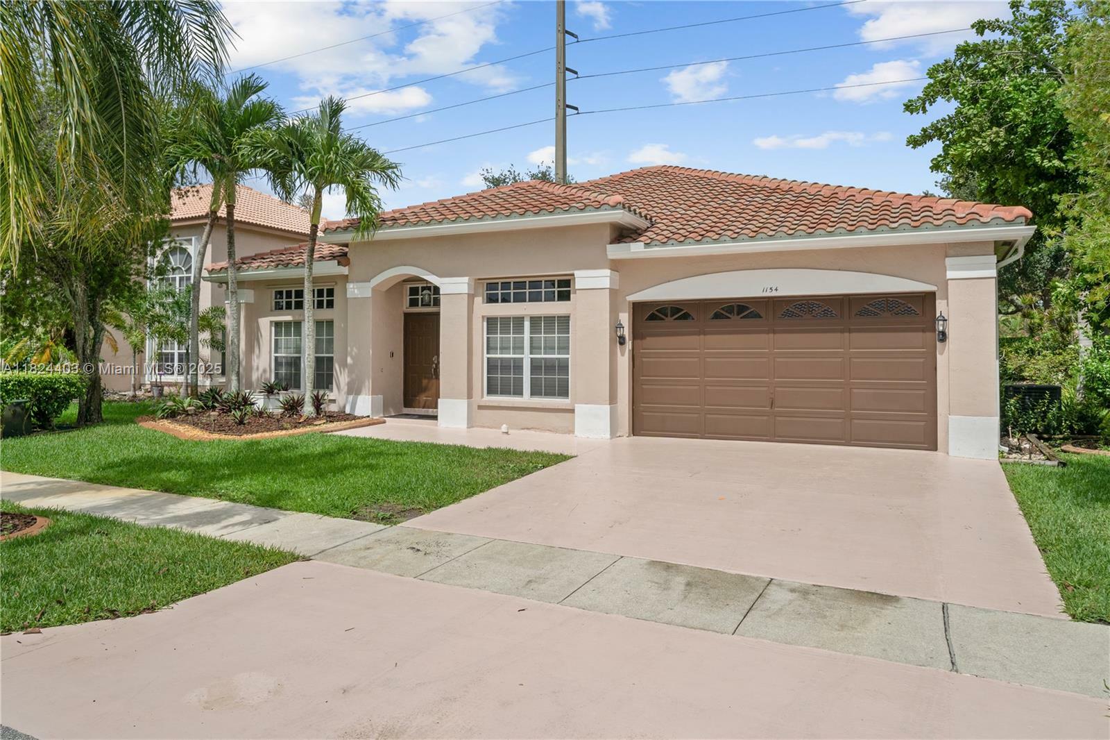 Property Photo: 1154 NW 183rd Ter FL 33029