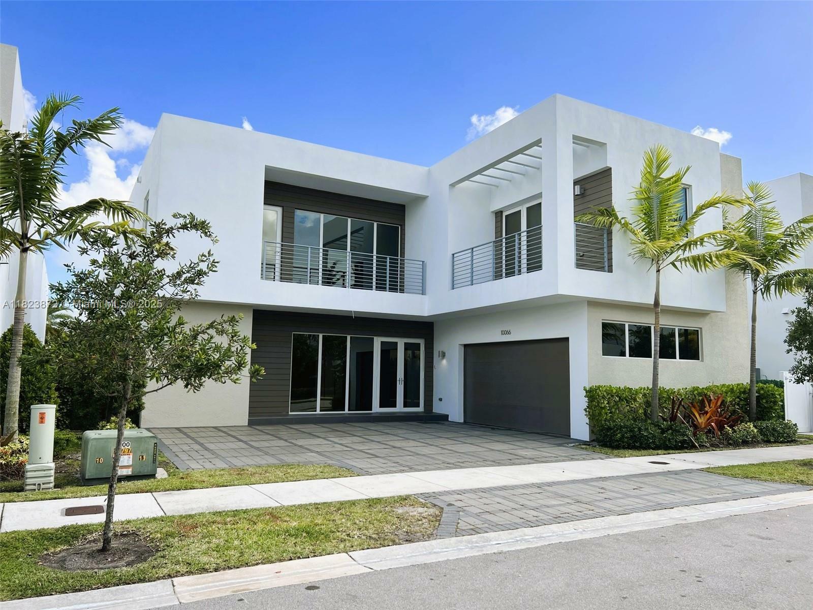Property Photo:  