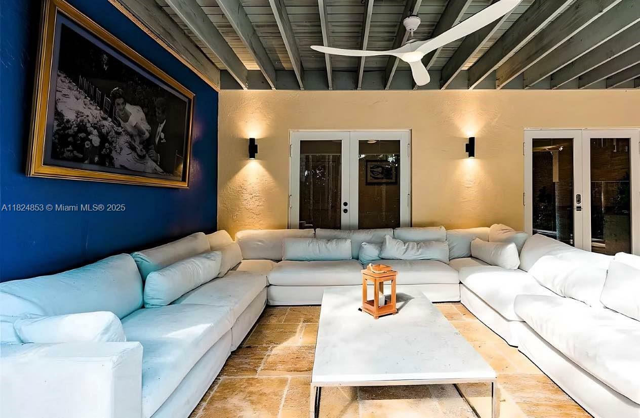 Property Photo: 11300 SW 94th Ave FL 33176