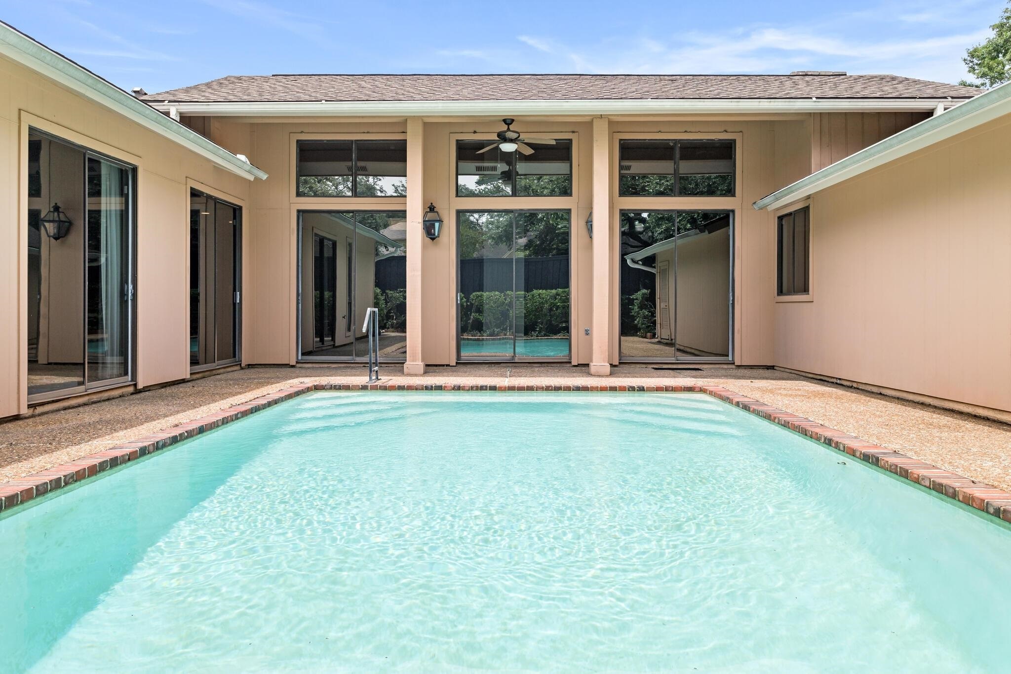 Property Photo: 4305 Thomas Glen TX 77706