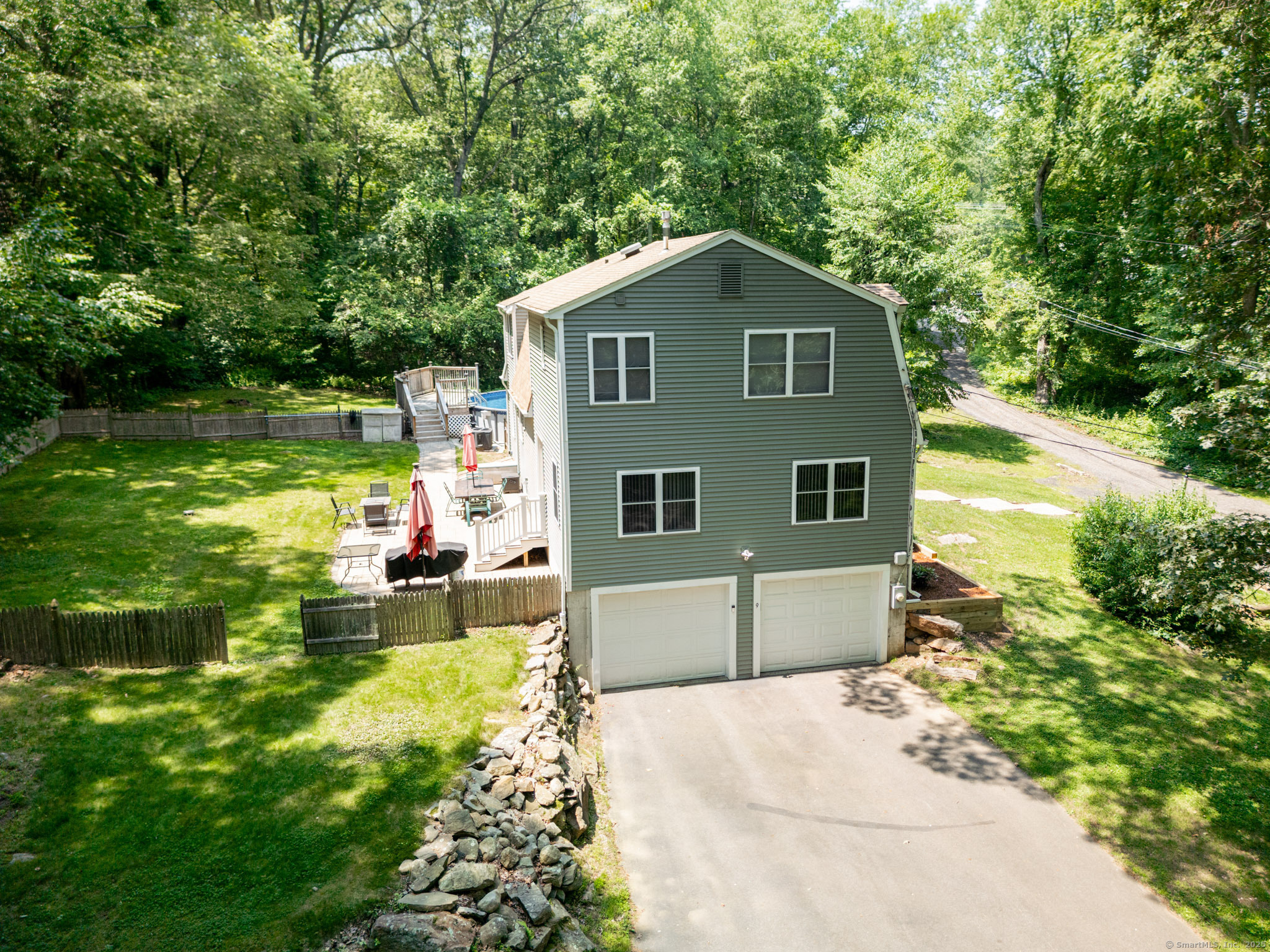Property Photo:  9 Connally Drive  CT 06475 